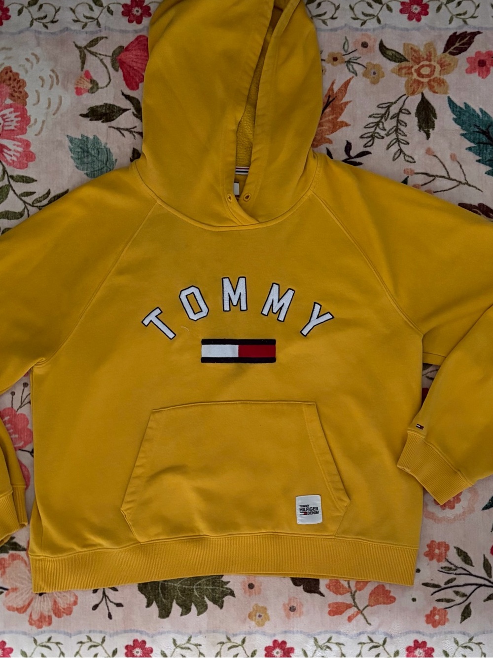 Tommy Hilfiger Yellow Crewneck Hoodie with Iconic Flag